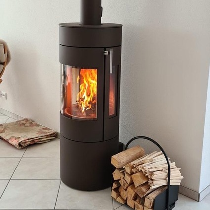 viva-120-l-schwarz-holz-kaminofen-attika-wohnzimmer-zubesch-kamine.f9dea7d1